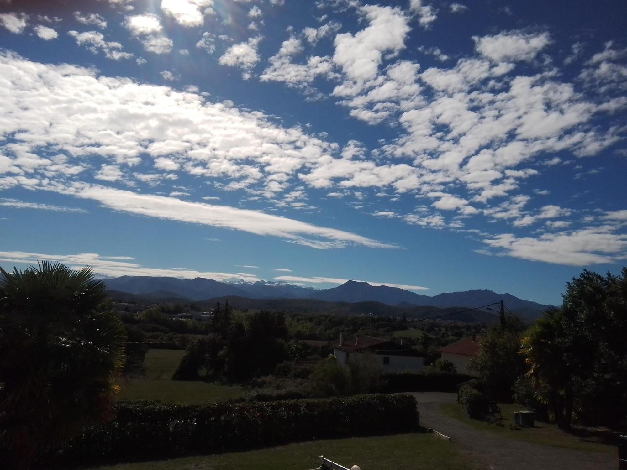 Pyrenees Vue Gite - Vues Fantastique, Parking Gratuit Sur Place & Piscine Saint Gaudens Exterior photo